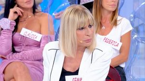 Gemma Galgani cornuta e mazziata